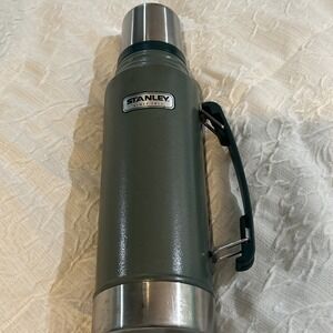 VTG Stanley Green Vacuum‎ Thermos  W/ Stopper & Cup 1.1 Quart EN 12546-1 USA